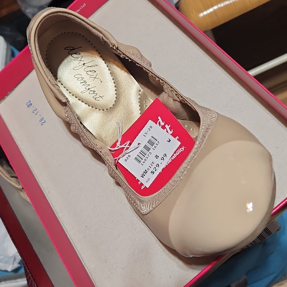 DexFlex Comfort Shoes women's size 8W nude color